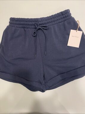 NWT Since Forever Elastic Navy Drawstring Cuffed Sweatpant Shorts in size large